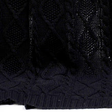 Load image into Gallery viewer, Cable 36 Throw