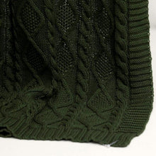 Load image into Gallery viewer, Cable 36 Throw