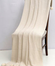 Load image into Gallery viewer, Moss Poms Throw