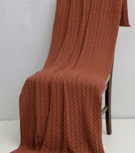 Load image into Gallery viewer, Thick Cable Knit II Throw
