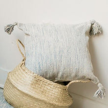 Load image into Gallery viewer, 18&quot; x 18&quot; Woven Cushion Cover With Tassels
