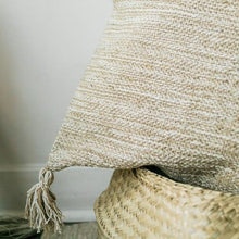 Load image into Gallery viewer, 18&quot; x 18&quot; Woven Cushion Cover With Tassels
